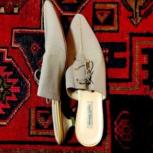 Stylish Pointed toe mules